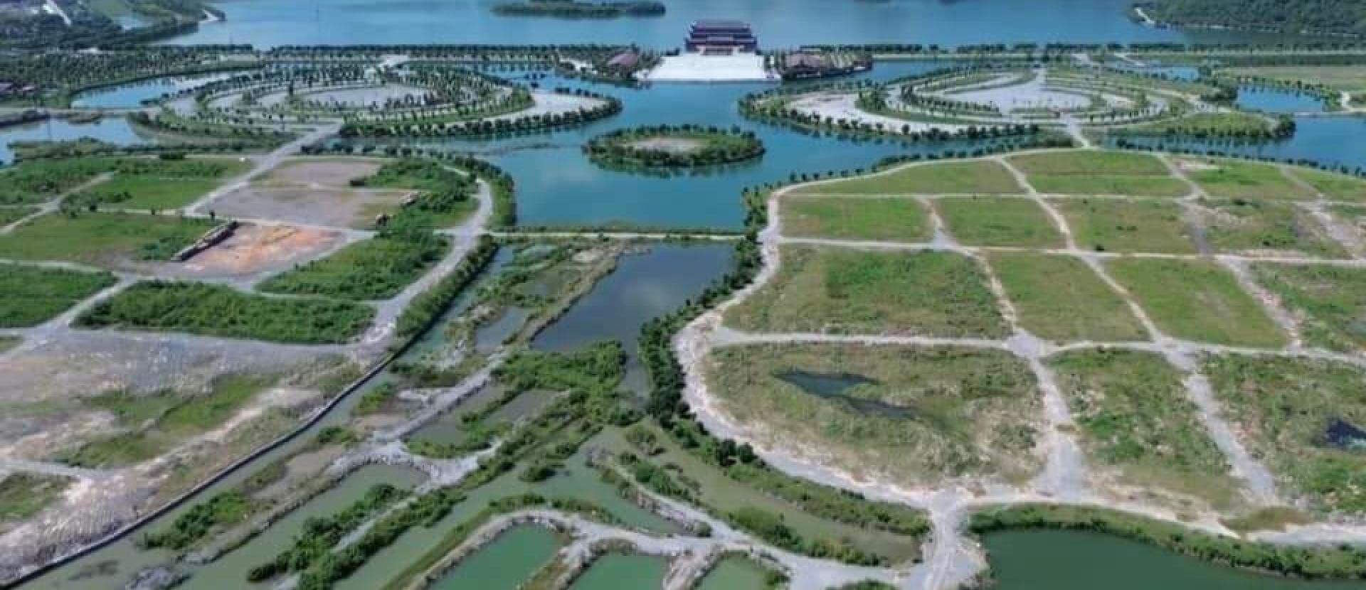 Cần Chuyển nhưng lô đất phía sau lô góc mặt đường đi chùa Hương . Đất Đấu giá khả phong kim bảng ( nay là phường Tam Chúc- Ninh Bình) Vị trí ngay sát khu Đảo Tam Chúc  