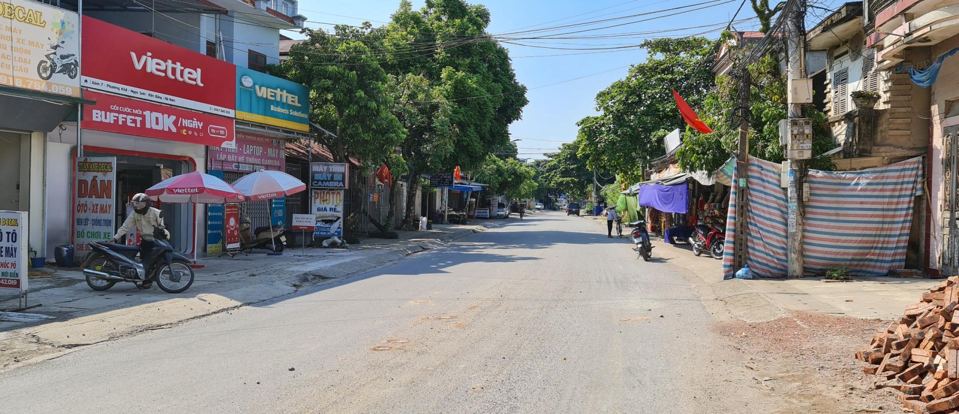 Cần bán căn nhà 2 tầng mặt đường QL21B  