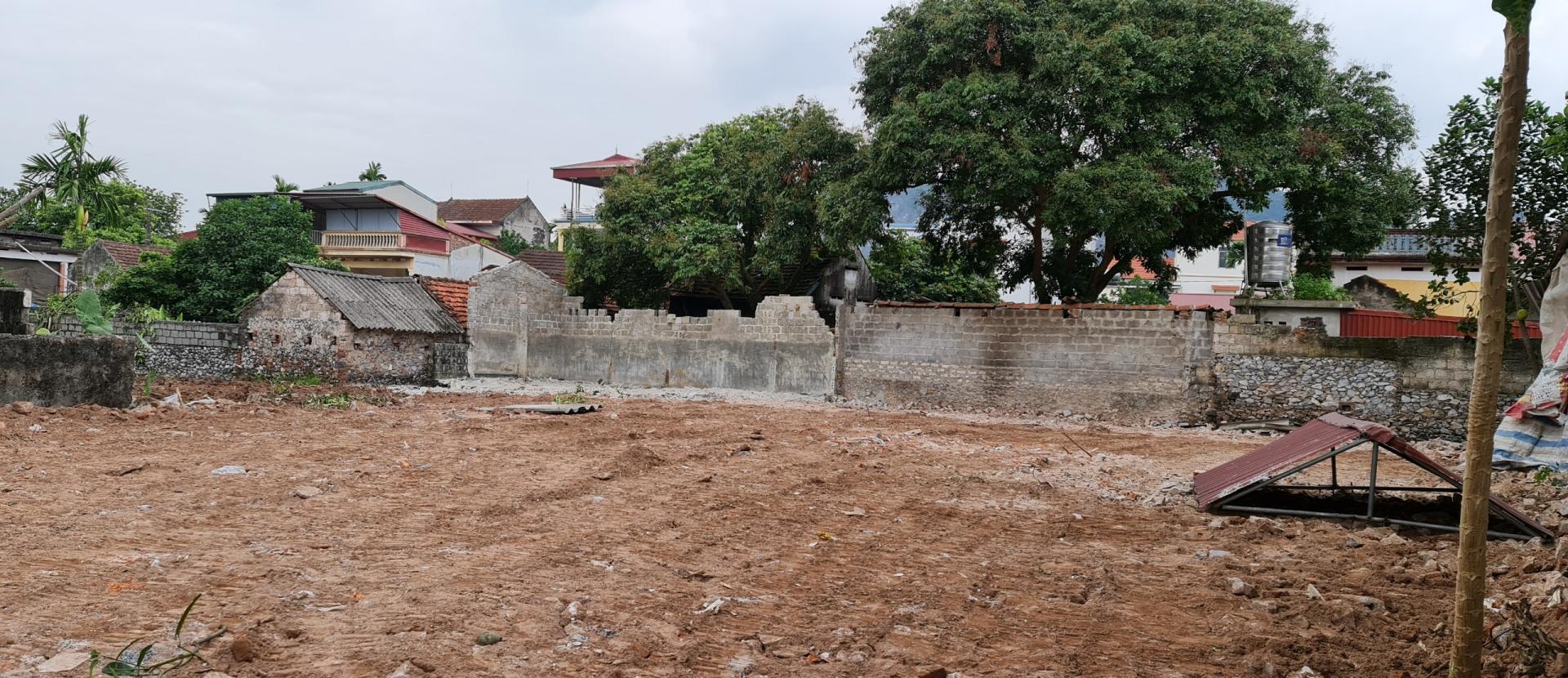 Bán lô đất thổ cư giá rẻ DT 621 full thổ cư  