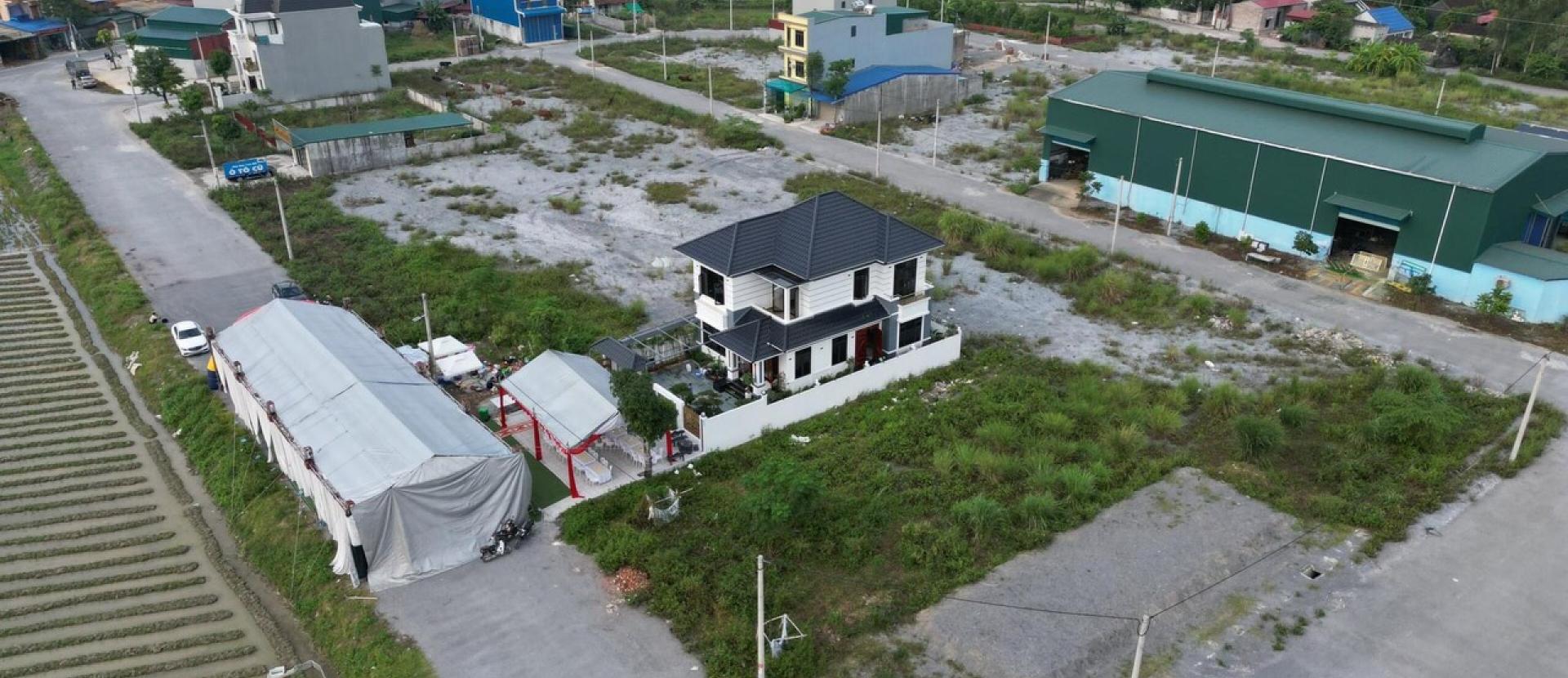 Đấu giá Đồng Hoá 1 lô dãy E bán cắt lỗ   